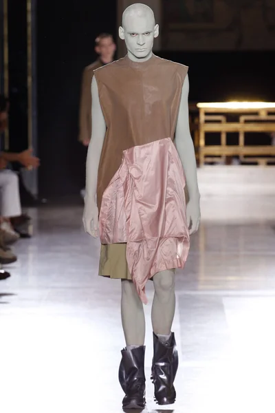 Look 15
